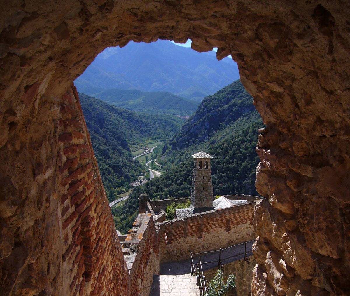 Cité médiévale, VillefranchedeConflent oeuvre de Vauban est aujourd'hui classé parmi les plus