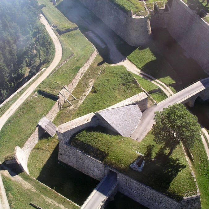 Vue de l'intérieur de la citadelle de Mont-Louis 